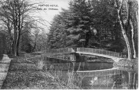 Bois Canal Footbridge